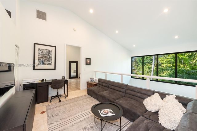 650 Curtiswood Dr 0, Key Biscayne, FL 33149