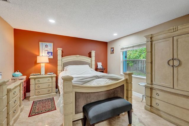 6134 E Wauconda Way E, Lake Worth, FL 33463