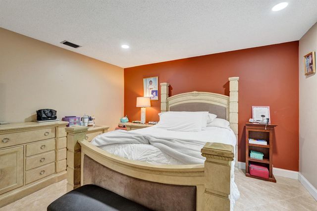 6134 E Wauconda Way E, Lake Worth, FL 33463