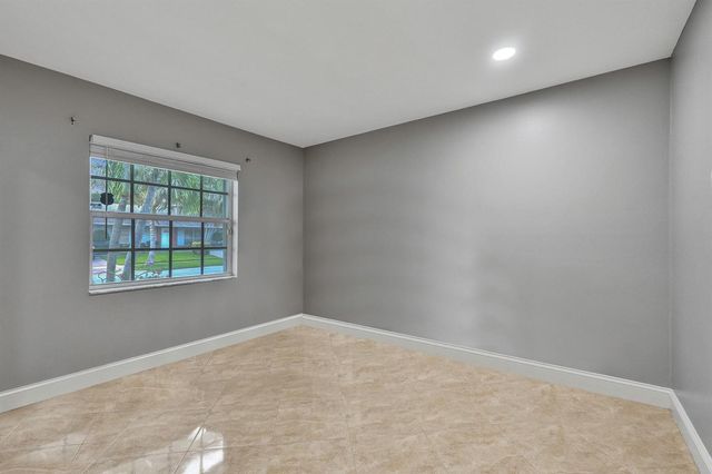 6134 E Wauconda Way E, Lake Worth, FL 33463