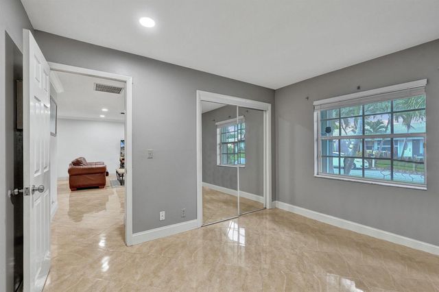 6134 E Wauconda Way E, Lake Worth, FL 33463