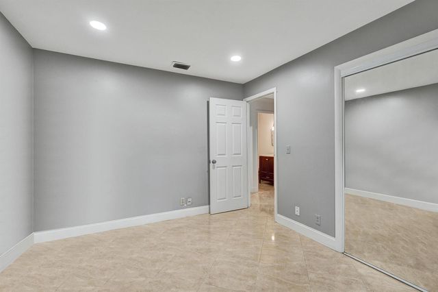 6134 E Wauconda Way E, Lake Worth, FL 33463