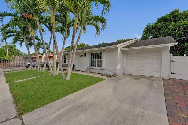 6134 E Wauconda Way E, Lake Worth, FL 33463