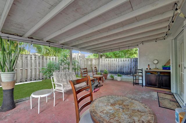 6134 E Wauconda Way E, Lake Worth, FL 33463