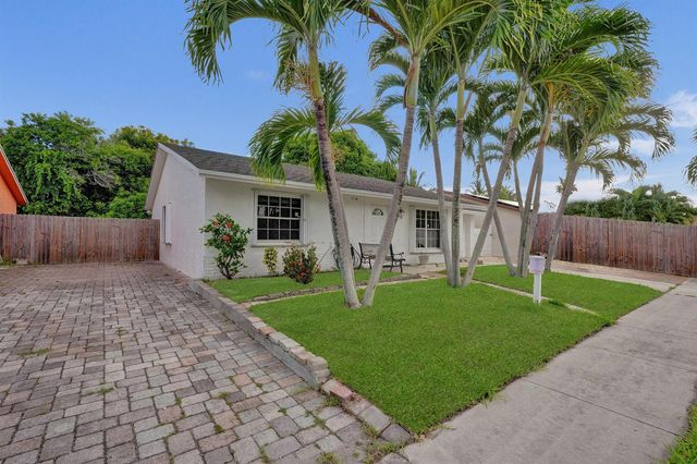 6134 E Wauconda Way E, Lake Worth, FL 33463