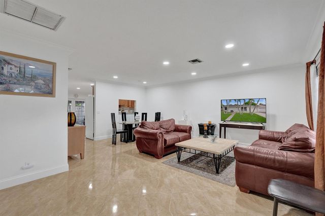 6134 E Wauconda Way E, Lake Worth, FL 33463