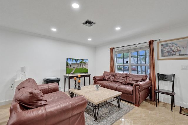6134 E Wauconda Way E, Lake Worth, FL 33463