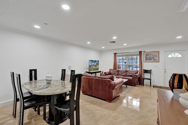 6134 E Wauconda Way E, Lake Worth, FL 33463