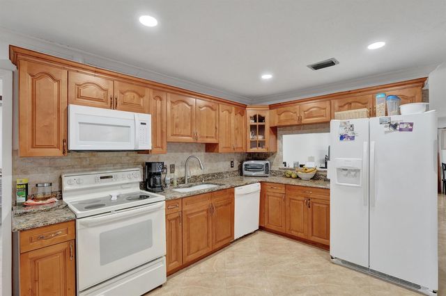 6134 E Wauconda Way E, Lake Worth, FL 33463