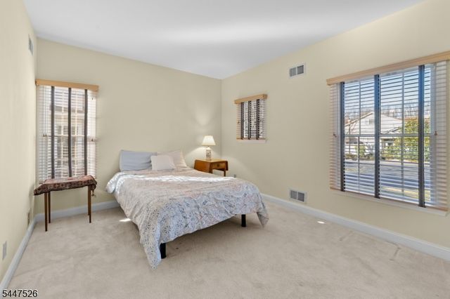47 Hedge Row Rd, Plainsboro Twp., NJ 08540