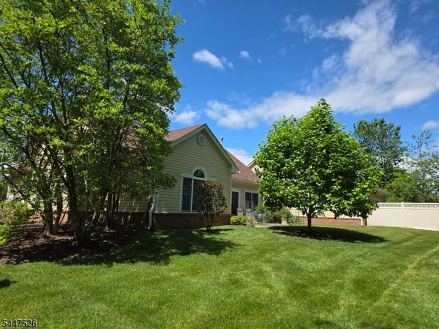 47 Hedge Row Rd, Plainsboro Twp., NJ 08540
