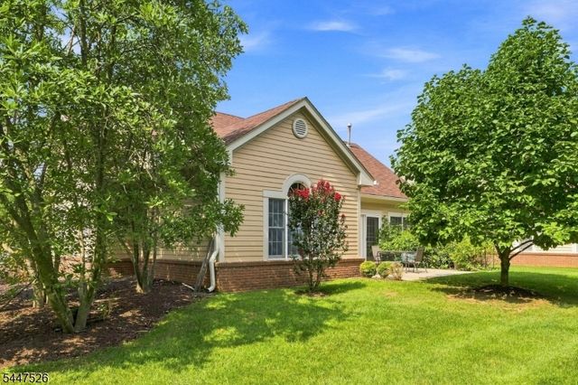 47 Hedge Row Rd, Plainsboro Twp., NJ 08540