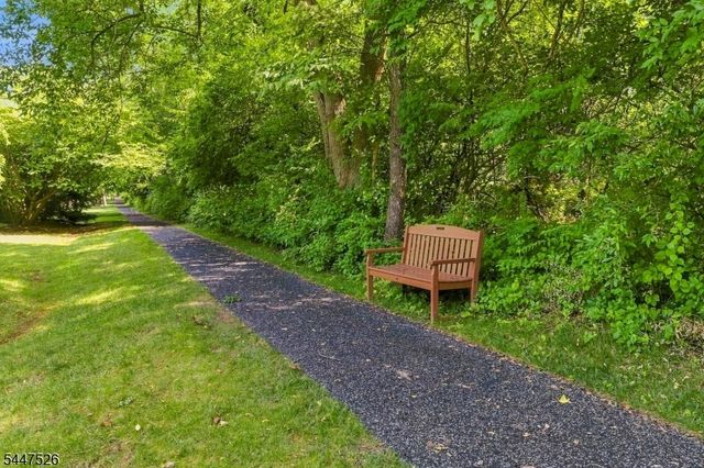 47 Hedge Row Rd, Plainsboro Twp., NJ 08540