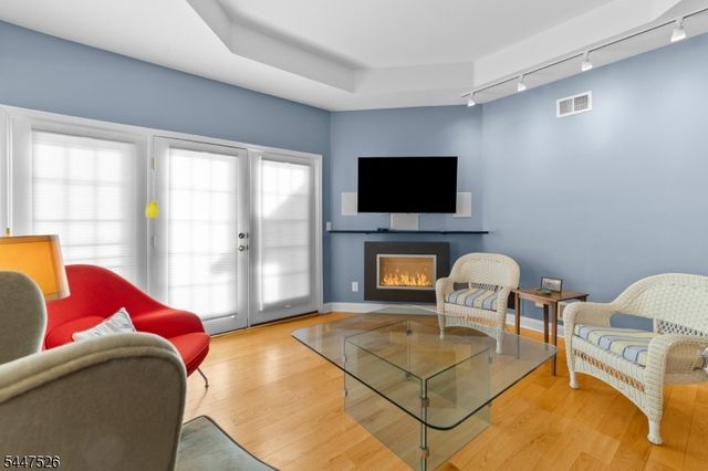 47 Hedge Row Rd, Plainsboro Twp., NJ 08540