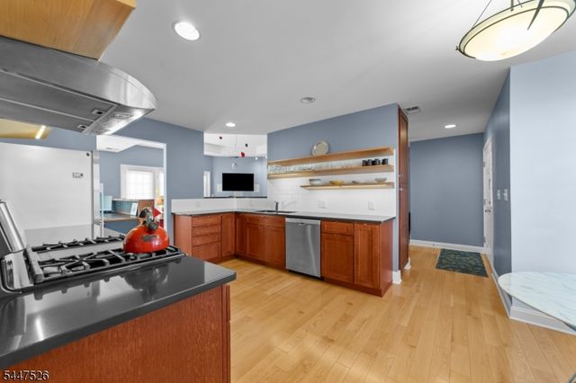 47 Hedge Row Rd, Plainsboro Twp., NJ 08540