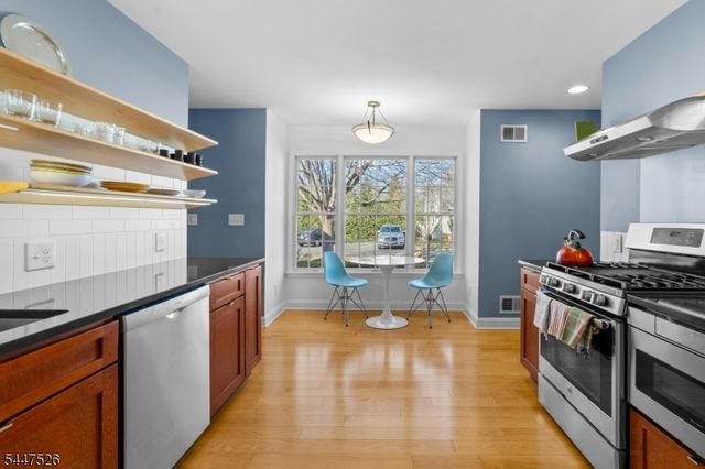 47 Hedge Row Rd, Plainsboro Twp., NJ 08540