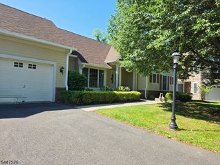 47 Hedge Row Rd, Plainsboro Twp., NJ 08540