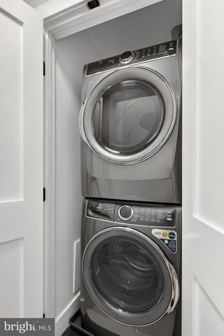 1409 SOUTH CAPITOL ST SW, Washington, DC 20003