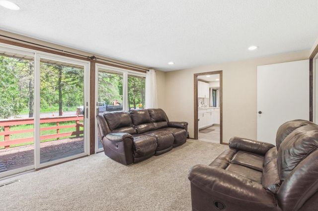 1122 County Road C E, Maplewood, MN 55109