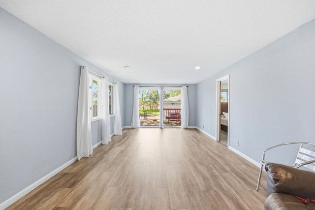 1122 County Road C E, Maplewood, MN 55109