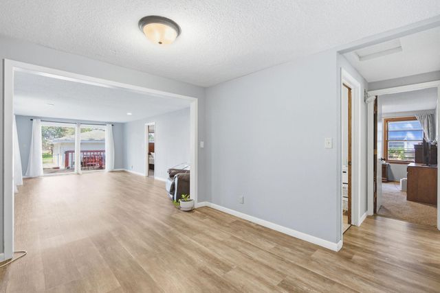 1122 County Road C E, Maplewood, MN 55109