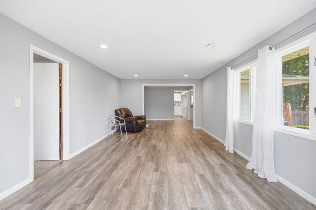 1122 County Road C E, Maplewood, MN 55109