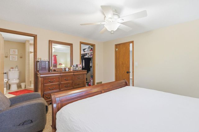 1122 County Road C E, Maplewood, MN 55109