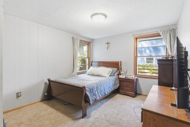 1122 County Road C E, Maplewood, MN 55109