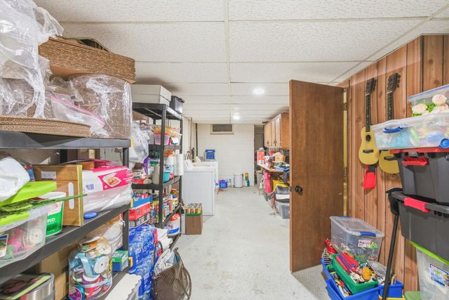1122 County Road C E, Maplewood, MN 55109