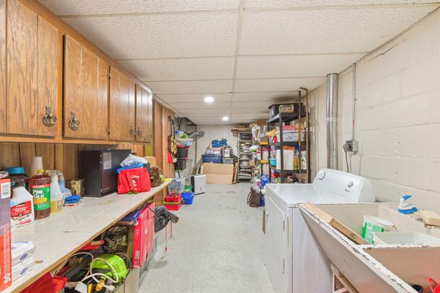 1122 County Road C E, Maplewood, MN 55109