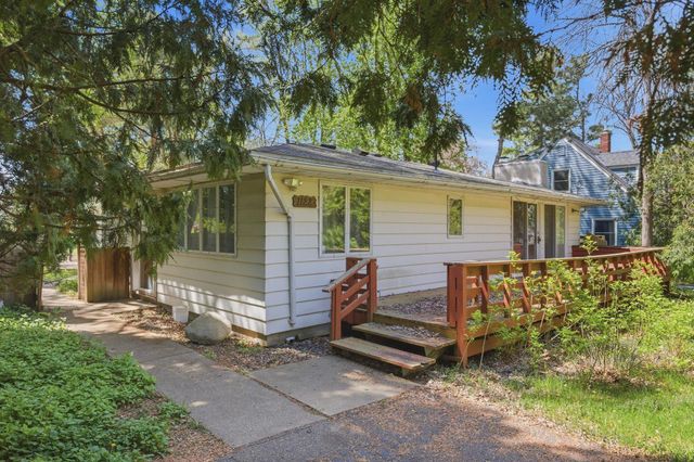 1122 County Road C E, Maplewood, MN 55109