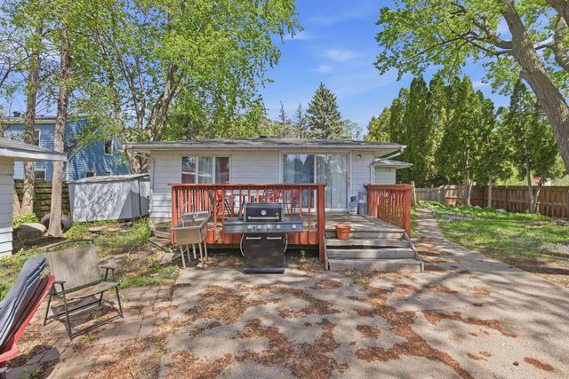 1122 County Road C E, Maplewood, MN 55109