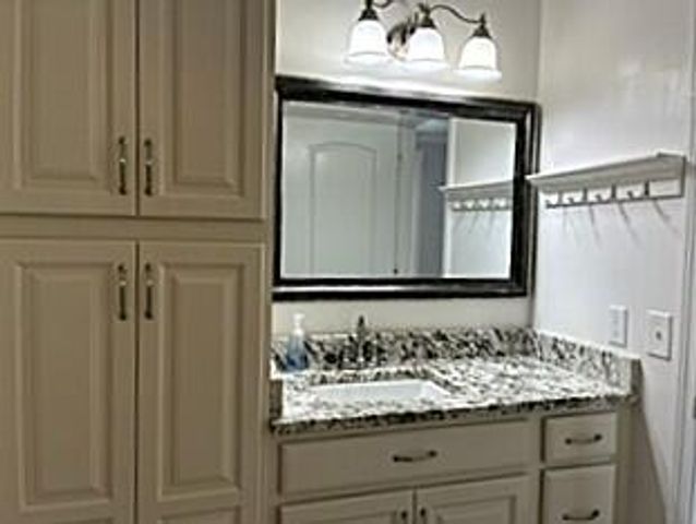671 Liberty Pointe Drive, Ann Arbor, MI 48103