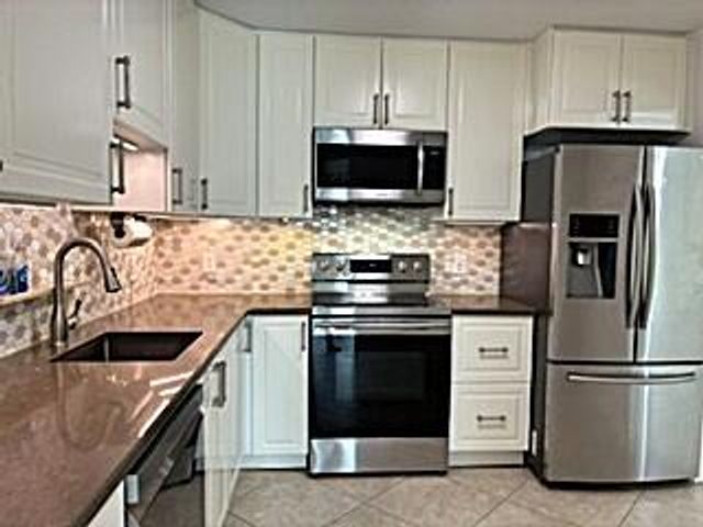671 Liberty Pointe Drive, Ann Arbor, MI 48103