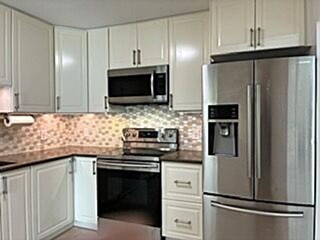 671 Liberty Pointe Drive, Ann Arbor, MI 48103