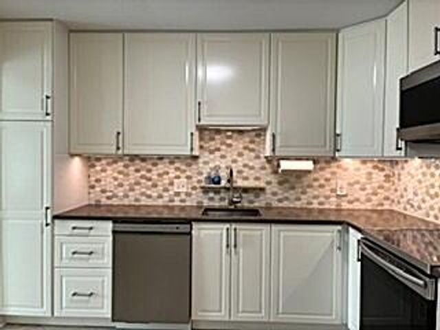 671 Liberty Pointe Drive, Ann Arbor, MI 48103