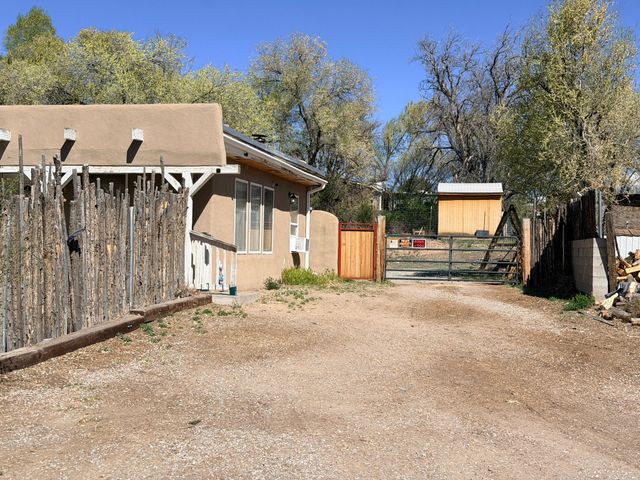 4 Platt Court, Espanola, NM 87532