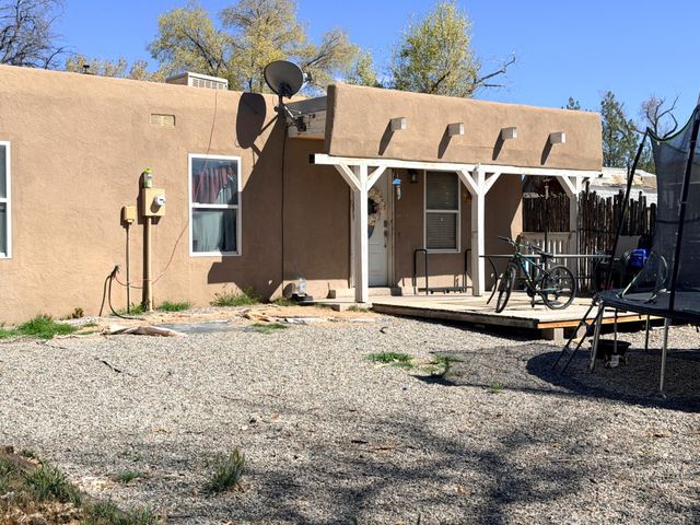 4 Platt Court, Espanola, NM 87532