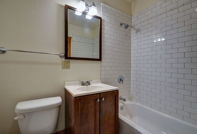 3722 N Fremont Street 2, Chicago, IL 60613