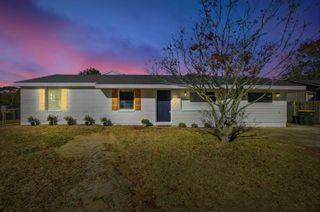 227 NW Katherine Place, Fort Walton Beach, FL 32548