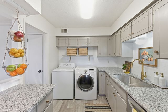 5326 Edmondson Pike Apt 3, Nashville, TN 37211