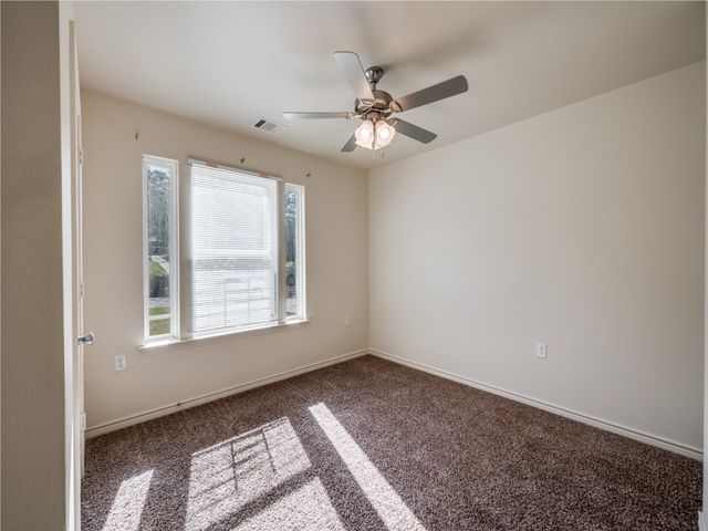 913 E Davis Avenue, Fort Worth, TX 76104