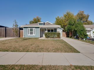 913 E Davis Avenue, Fort Worth, TX 76104