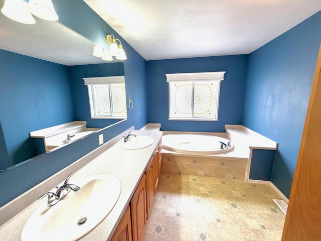 2363 Pine Court, Grants Pass, OR 97527