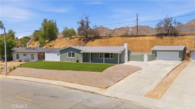 3682 Mt Vernon, Riverside, CA 92507