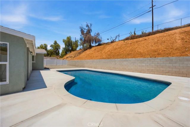 3682 Mt Vernon, Riverside, CA 92507