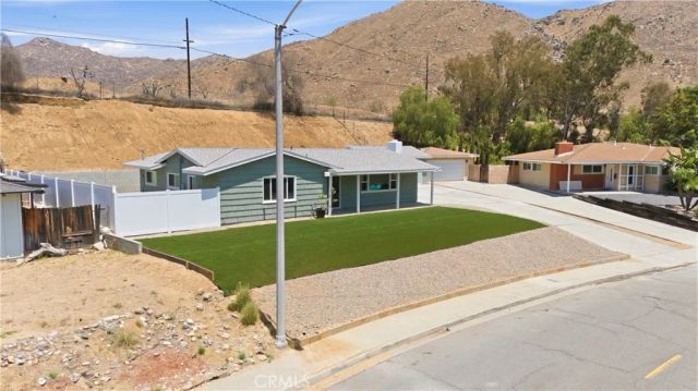 3682 Mt Vernon, Riverside, CA 92507