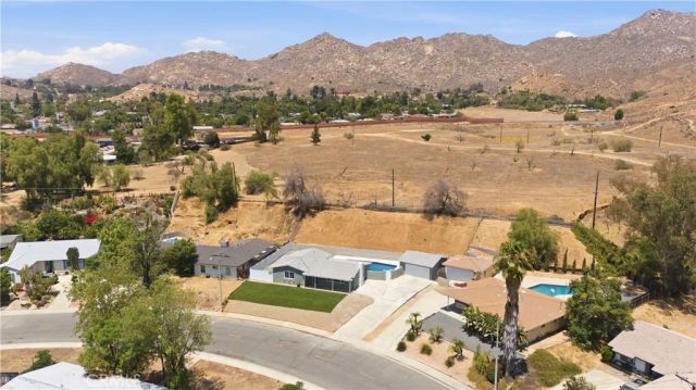 3682 Mt Vernon, Riverside, CA 92507