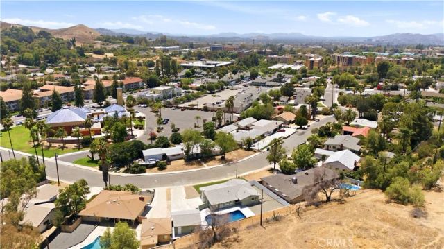 3682 Mt Vernon, Riverside, CA 92507