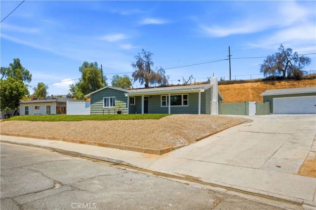 3682 Mt Vernon, Riverside, CA 92507
